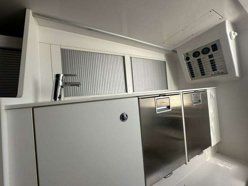 LOLO 33ft Frauscher Yacht For Sale