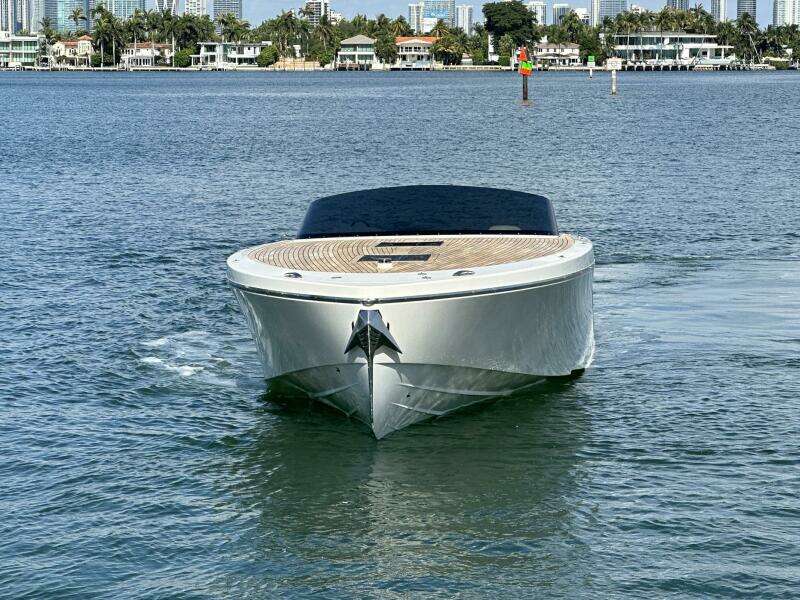 LOLO 33ft Frauscher Yacht For Sale