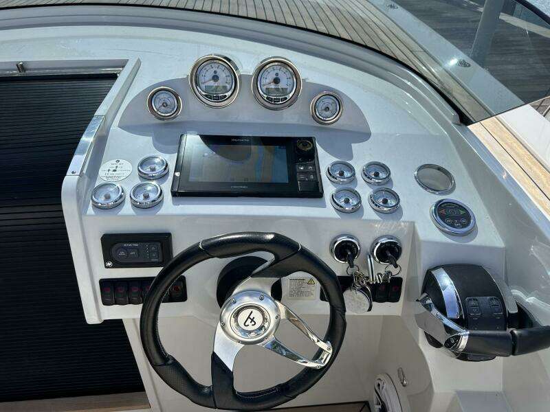 LOLO 33ft Frauscher Yacht For Sale