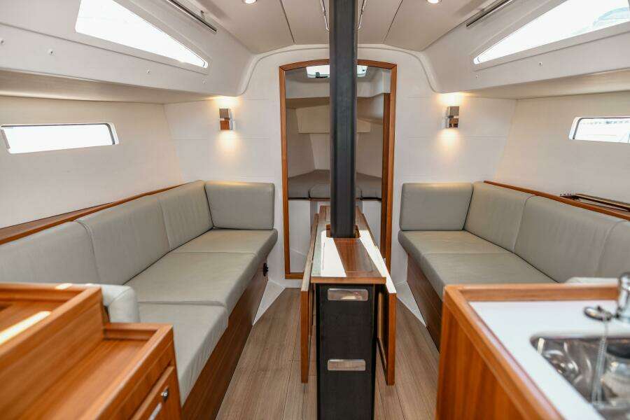 36ft J Boats Yacht For Sale