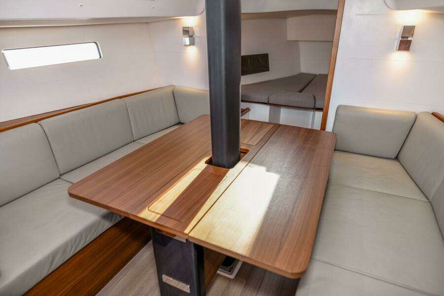 36ft J Boats Yacht For Sale