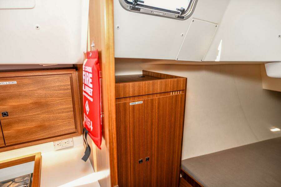 36ft J Boats Yacht For Sale