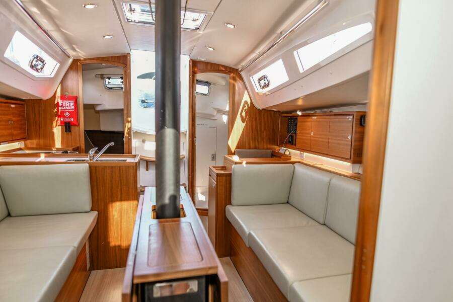 36ft J Boats Yacht For Sale