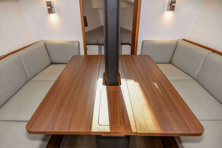 36ft J Boats Yacht For Sale