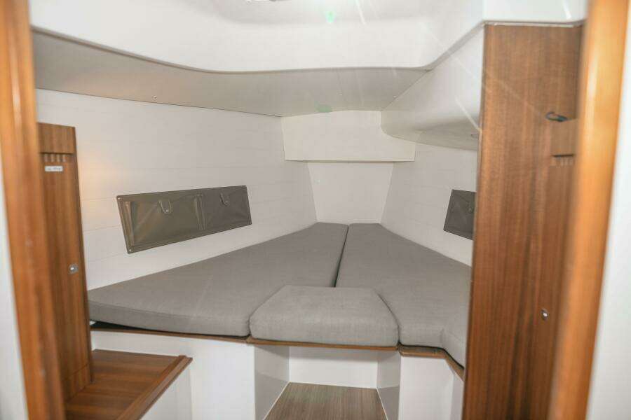 36ft J Boats Yacht For Sale
