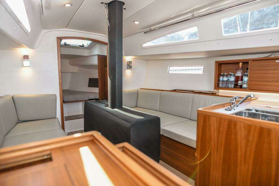 36ft J Boats Yacht For Sale