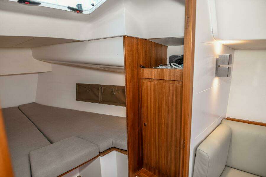 36ft J Boats Yacht For Sale