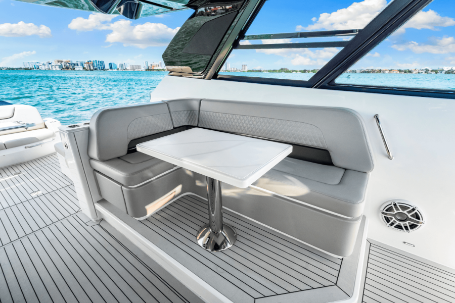 50ft Cruisers Yachts Yacht For Sale