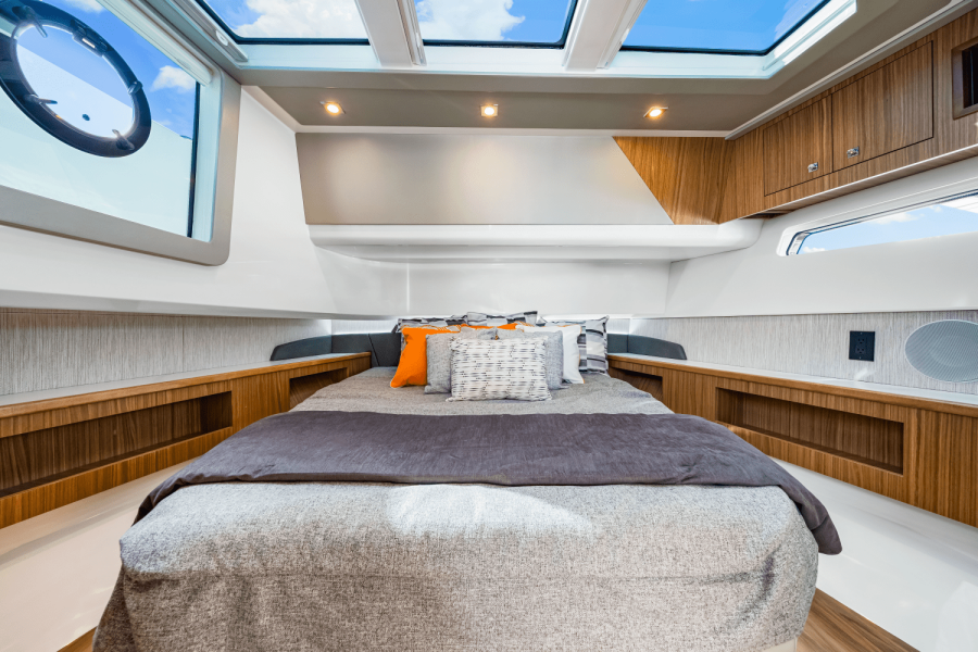 50ft Cruisers Yachts Yacht For Sale