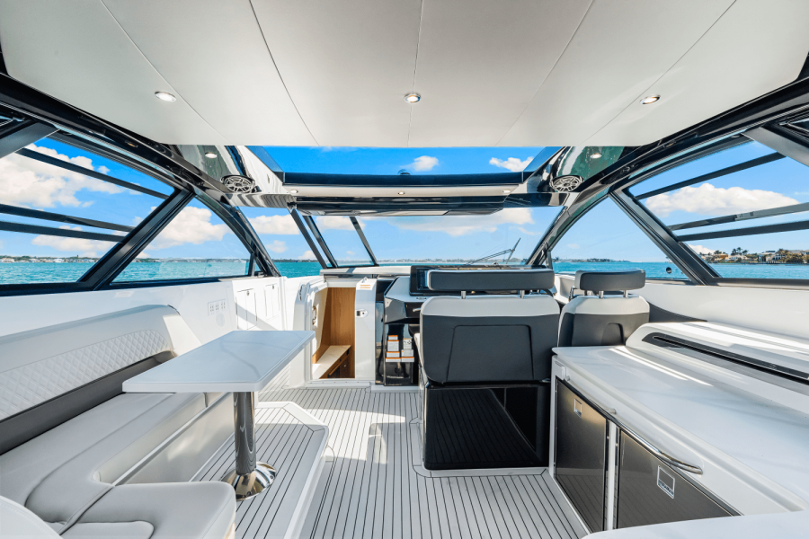 50ft Cruisers Yachts Yacht For Sale