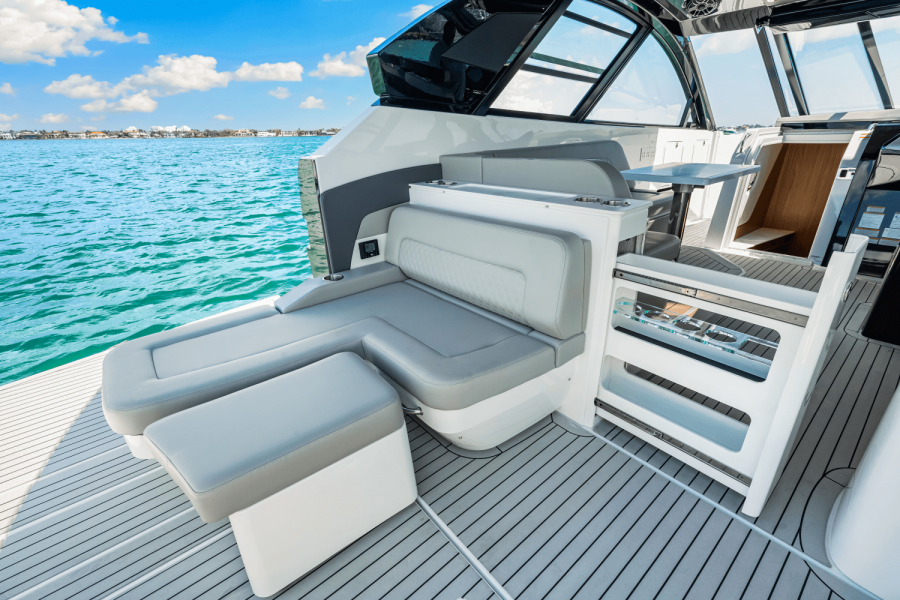 50ft Cruisers Yachts Yacht For Sale