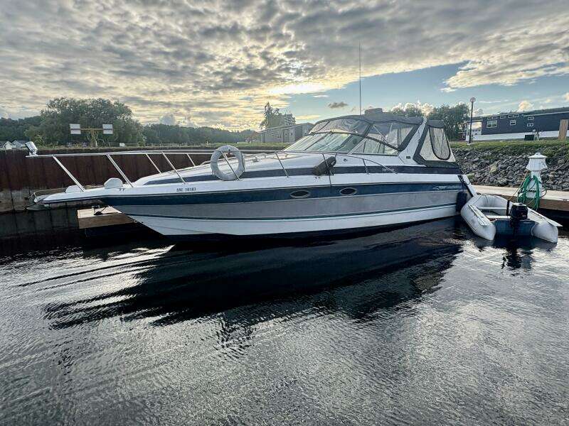 Humble Spirits 30ft Chaparral Yacht For Sale