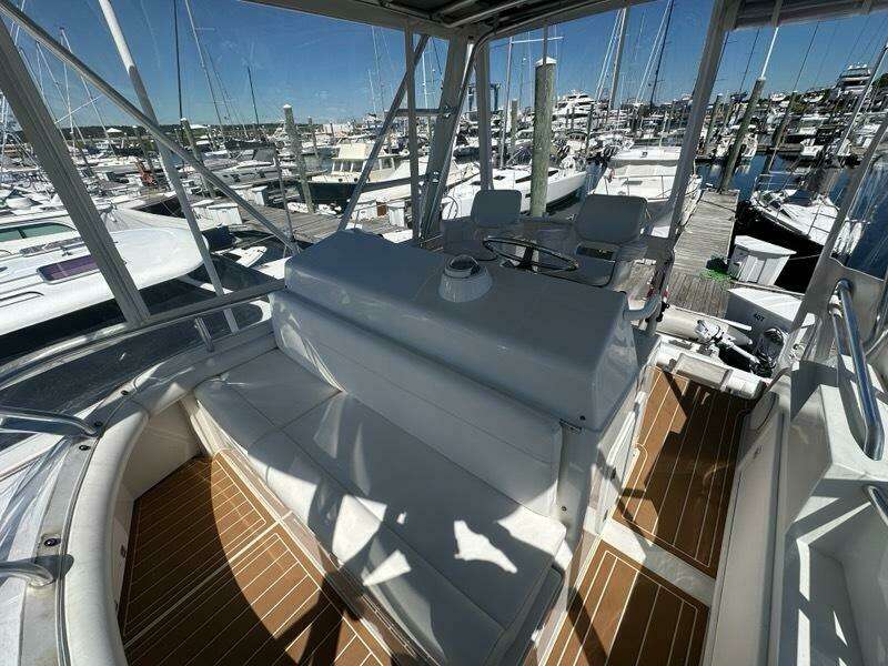 Dog Daze 35ft Jupiter Yacht For Sale