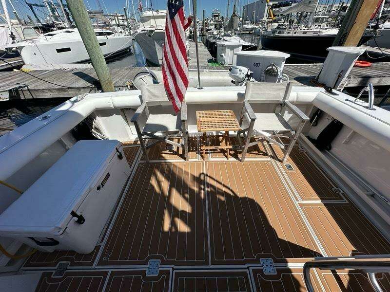 Dog Daze 35ft Jupiter Yacht For Sale