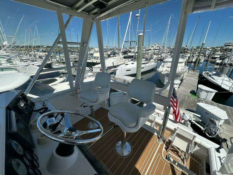 Dog Daze 35ft Jupiter Yacht For Sale