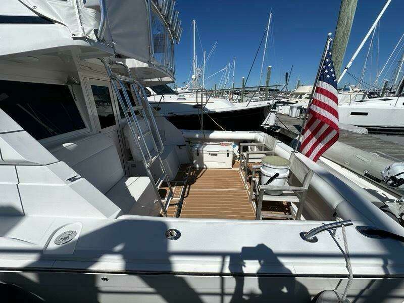 Dog Daze 35ft Jupiter Yacht For Sale