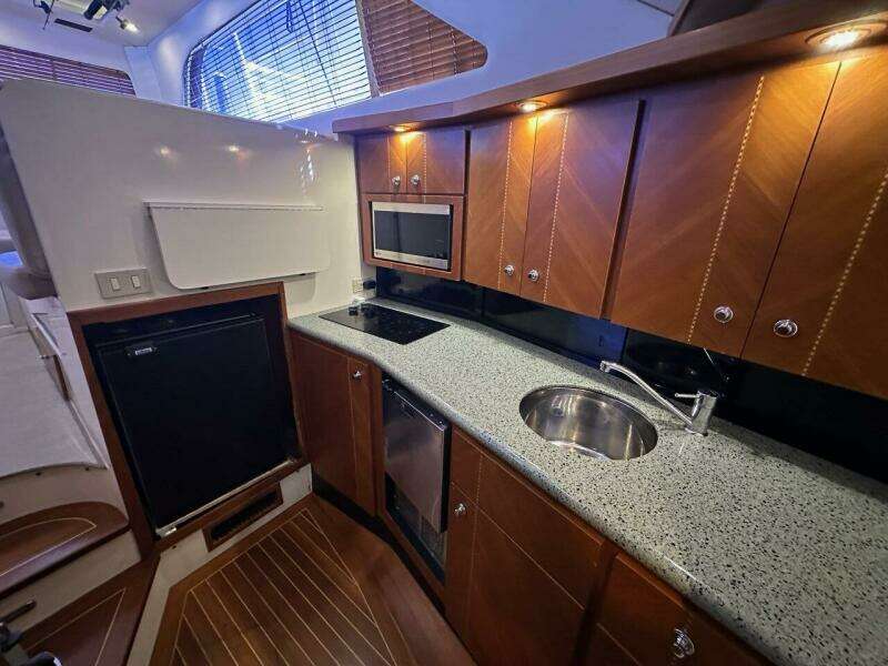 Dog Daze 35ft Jupiter Yacht For Sale