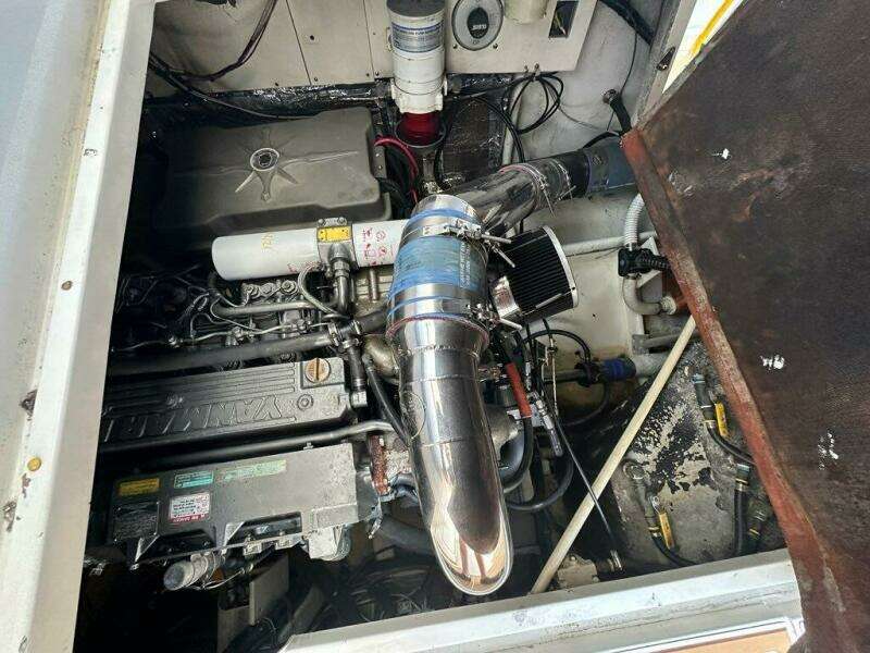 Dog Daze 35ft Jupiter Yacht For Sale