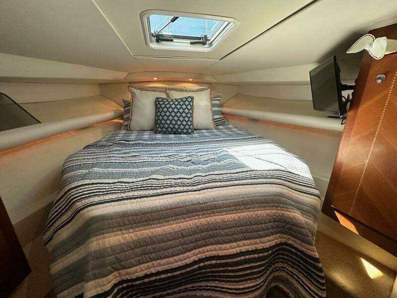 Dog Daze 35ft Jupiter Yacht For Sale