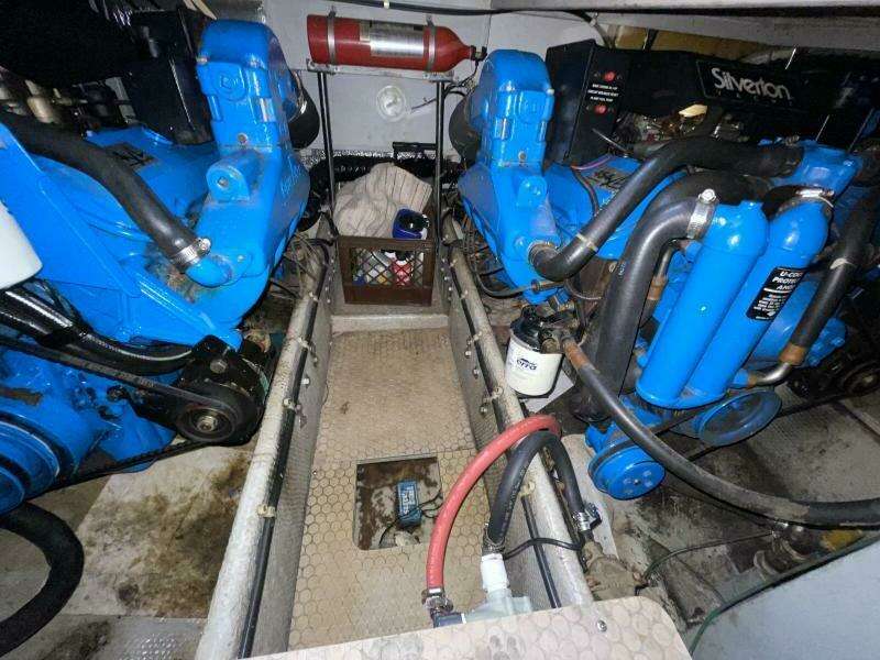 34ft Silverton Yacht For Sale