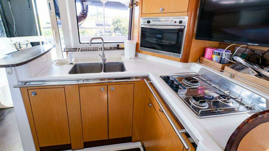 See Leggs 39ft Fountaine Pajot Yacht For Sale