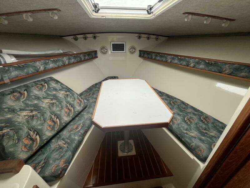 28ft Carolina Classic Yacht For Sale