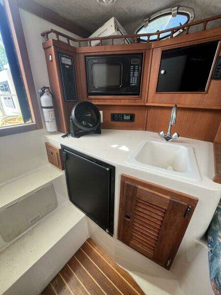 28ft Carolina Classic Yacht For Sale