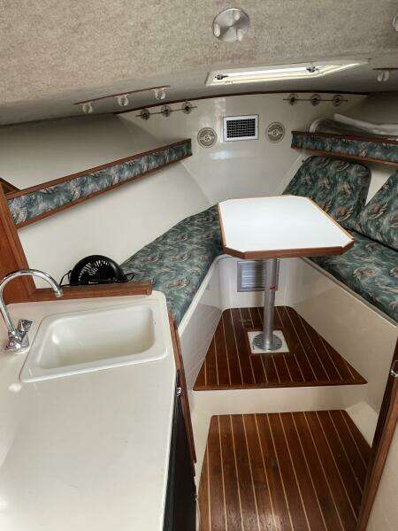 28ft Carolina Classic Yacht For Sale