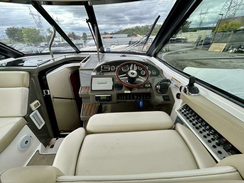 35ft Regal Yacht For Sale