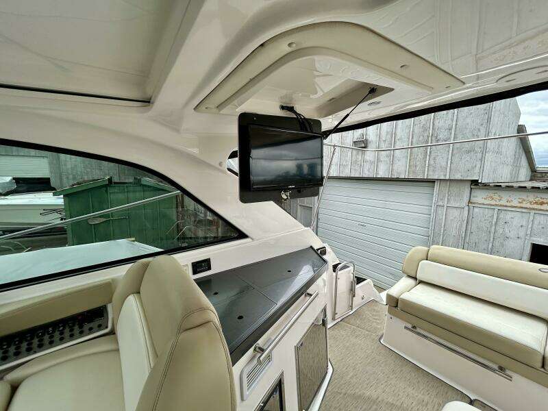 35ft Regal Yacht For Sale