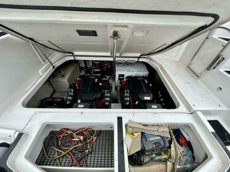 35ft Regal Yacht For Sale