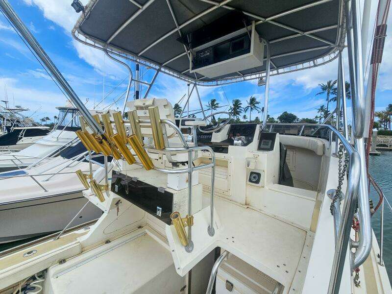 LOKAHI 33ft Blackfin Yacht For Sale