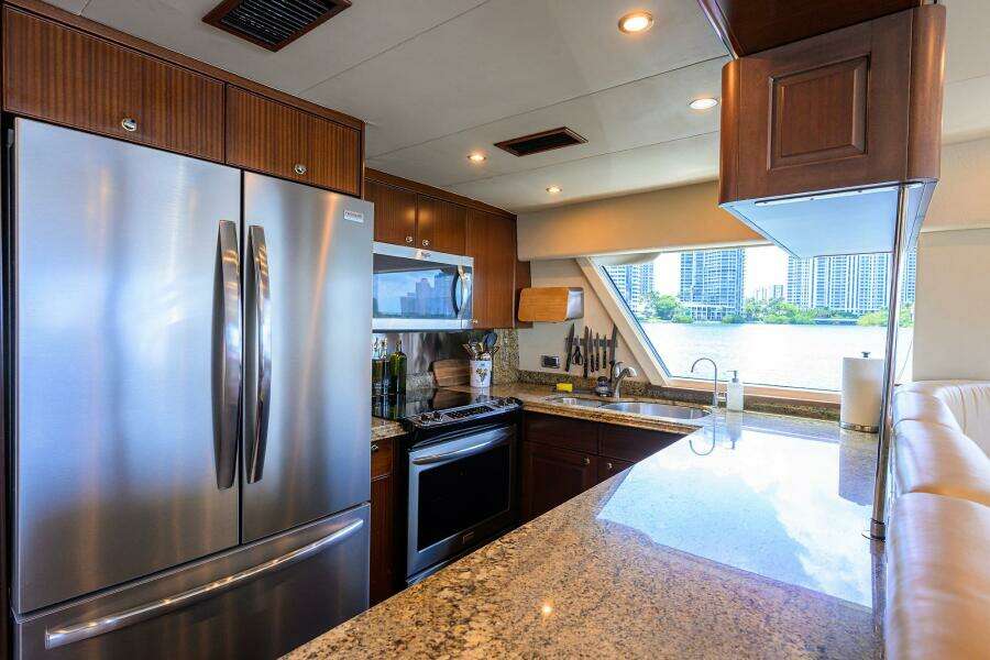 85ft Pacific Mariner Yacht For Sale