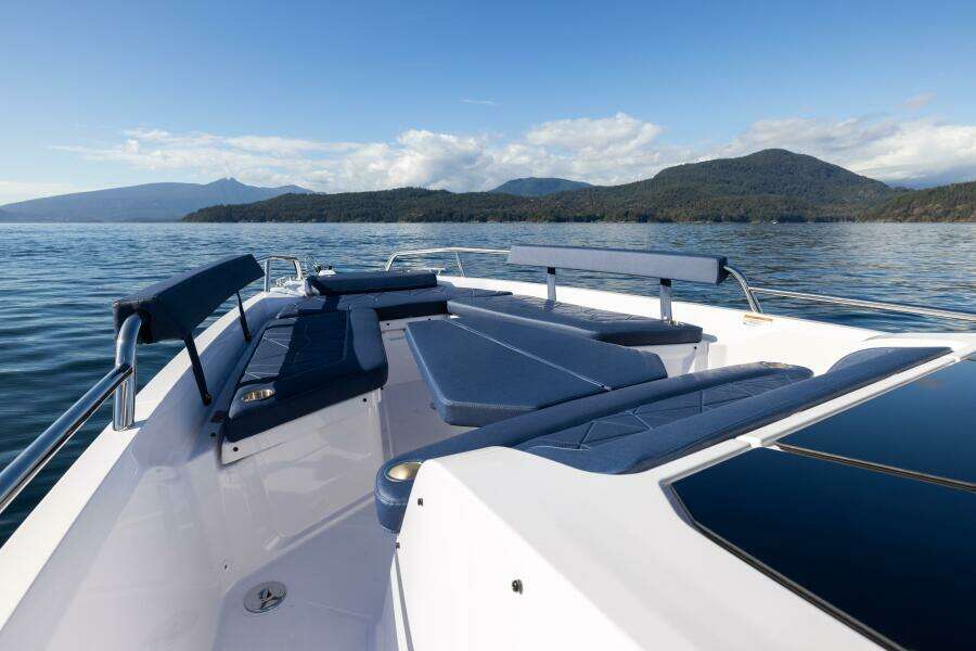 AGAPI 30ft Axopar Yacht For Sale