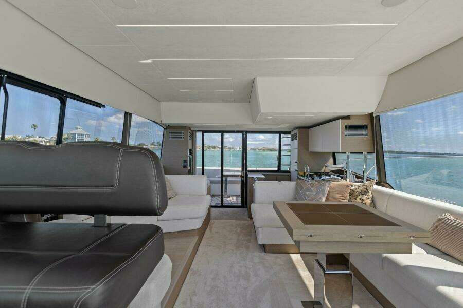 2022 59 Prestige Flybridge - How Sweet It Its - Salon Overview