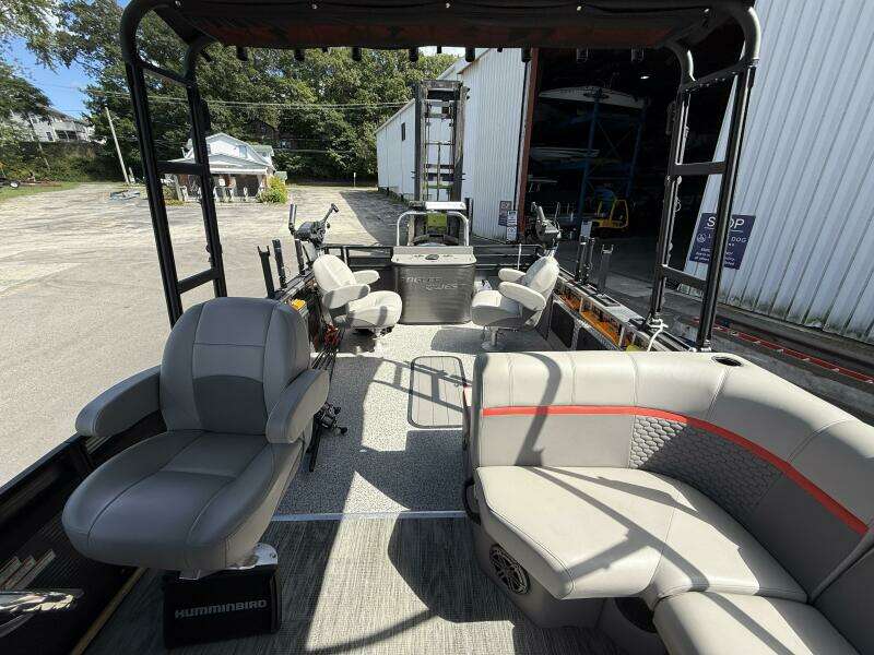 26ft Angler Qwest Yacht For Sale