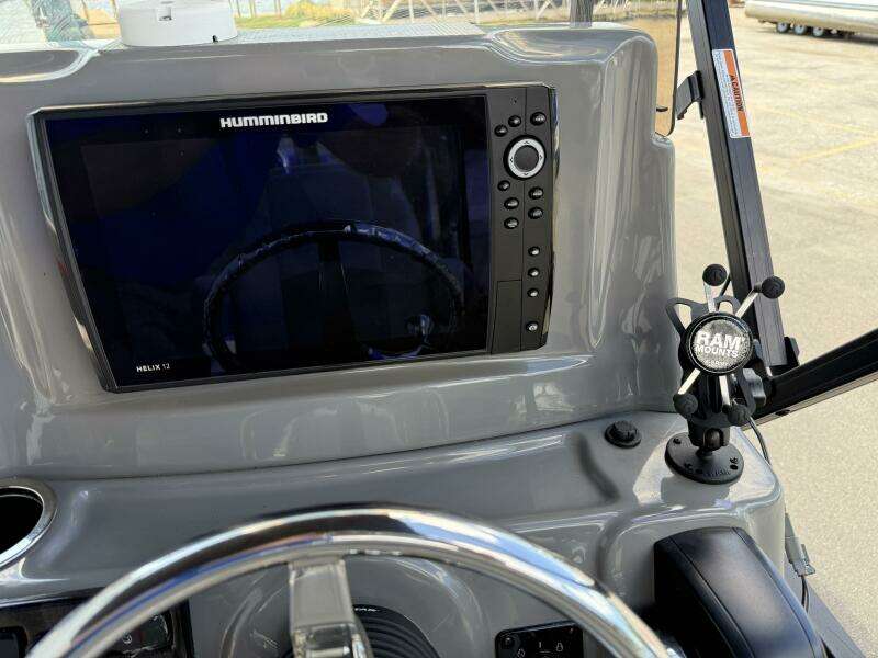 26ft Angler Qwest Yacht For Sale