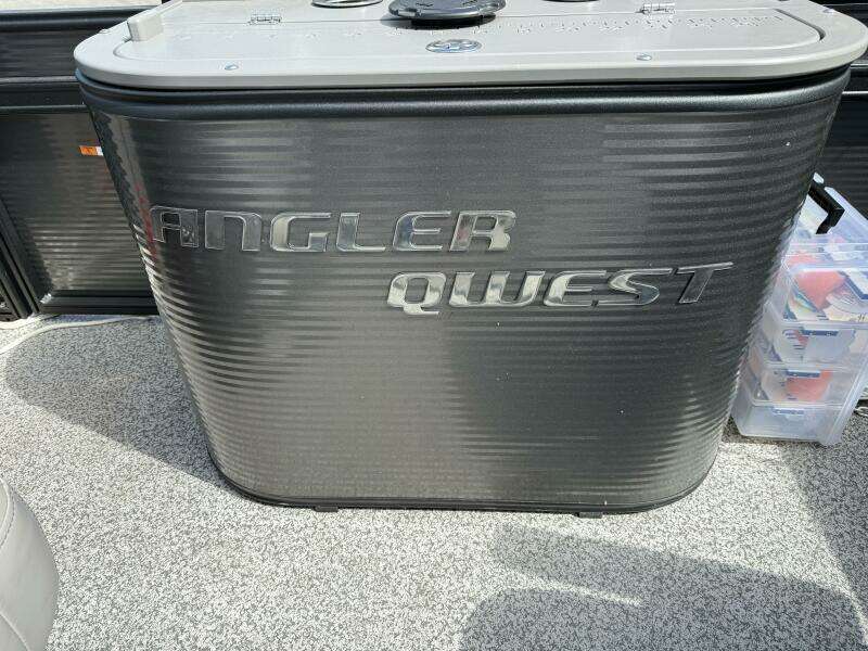 26ft Angler Qwest Yacht For Sale