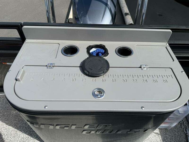 26ft Angler Qwest Yacht For Sale