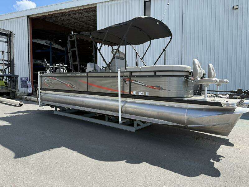 26ft Angler Qwest Yacht For Sale