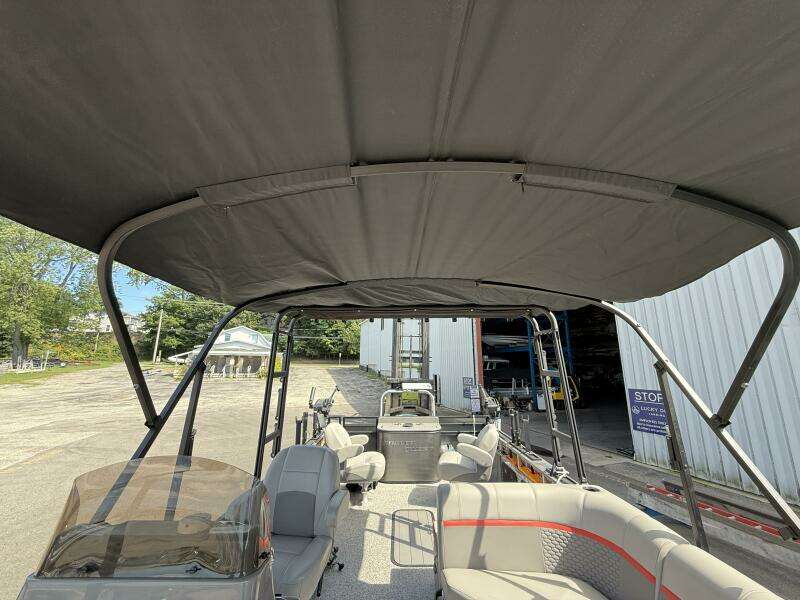 26ft Angler Qwest Yacht For Sale