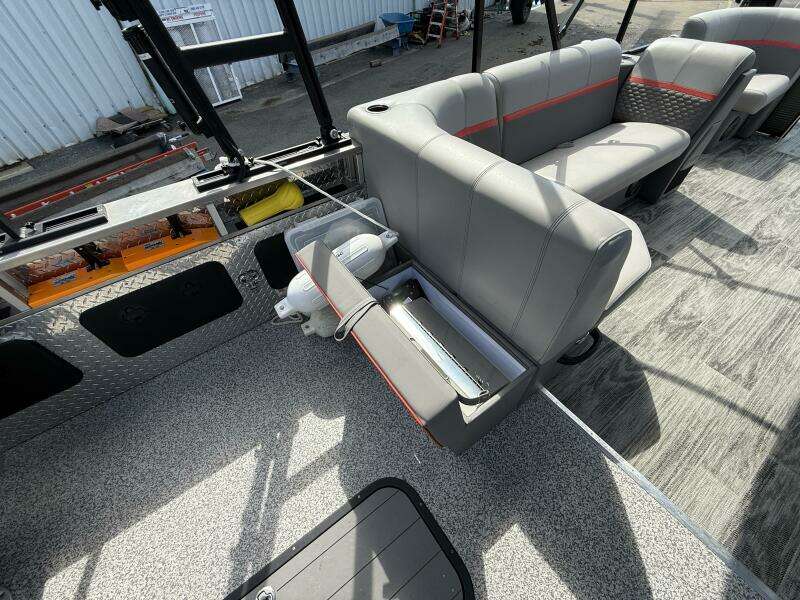 26ft Angler Qwest Yacht For Sale