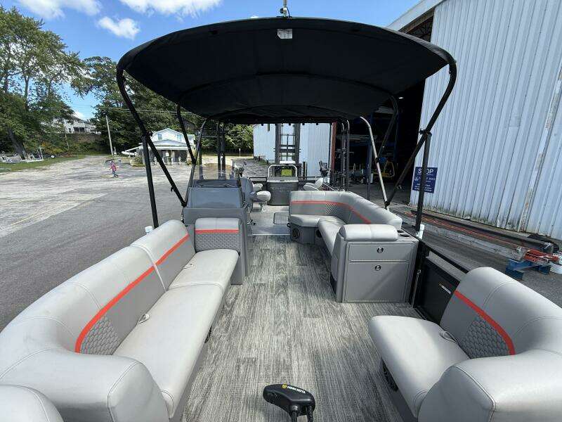 26ft Angler Qwest Yacht For Sale