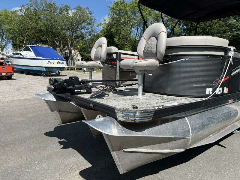 26ft Angler Qwest Yacht For Sale