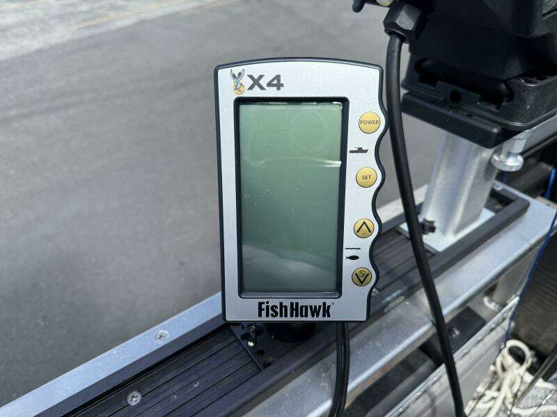 26ft Angler Qwest Yacht For Sale