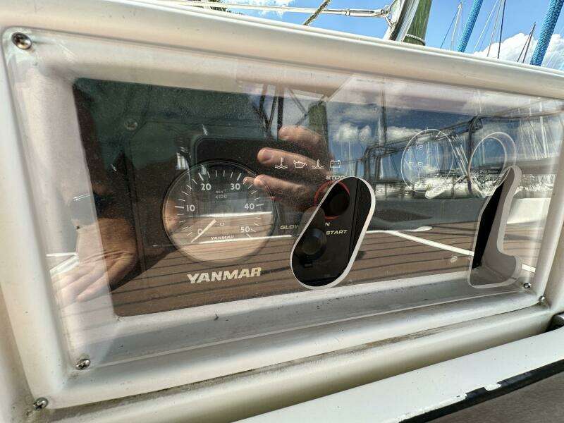 Ninkasi 38ft Hunter Yacht For Sale