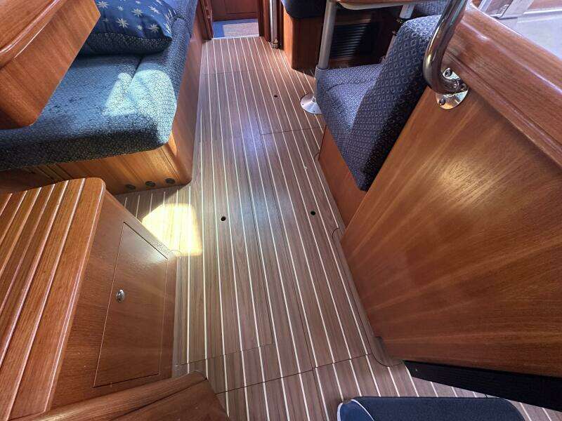 Ninkasi 38ft Hunter Yacht For Sale
