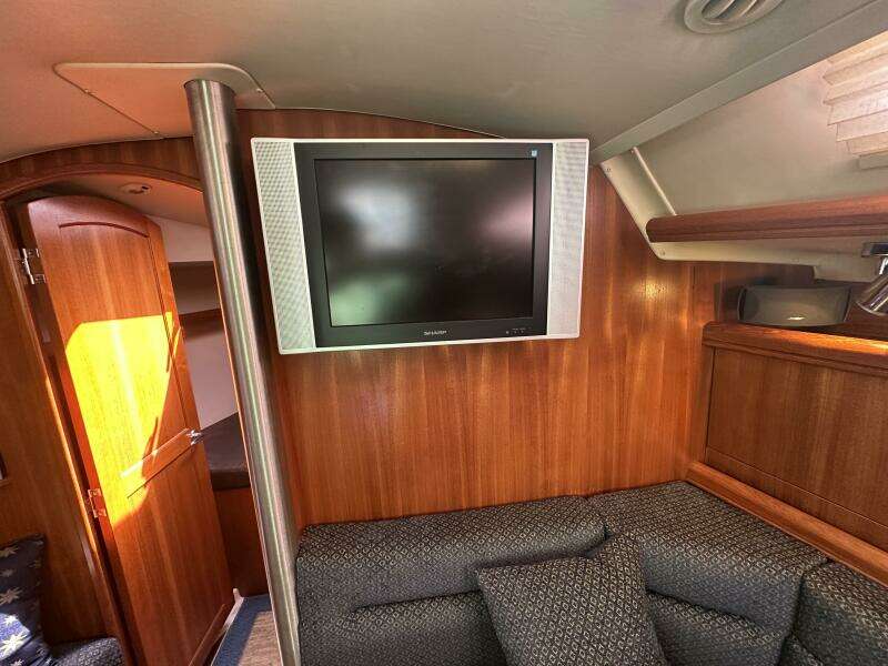 Ninkasi 38ft Hunter Yacht For Sale