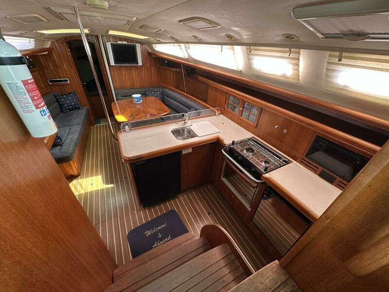 Ninkasi 38ft Hunter Yacht For Sale