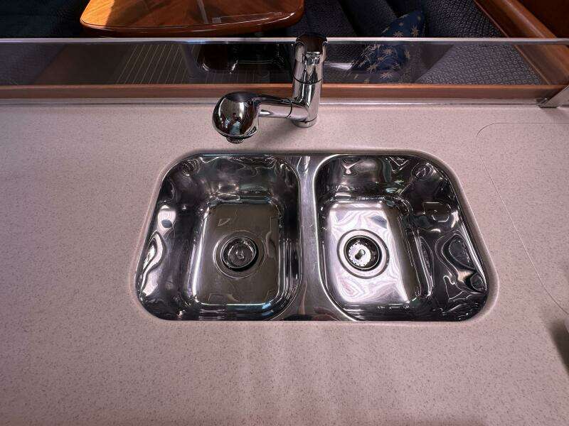 Ninkasi 38ft Hunter Yacht For Sale